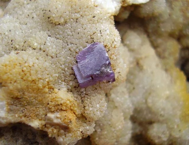 Fotografie minerálu Fluorit z lokality Kožlí, Czech Republic