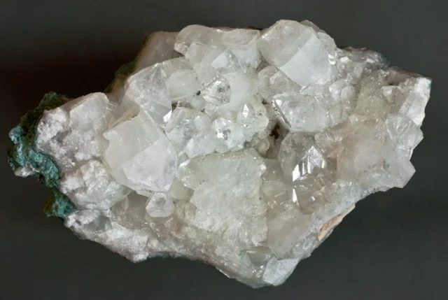 Fotografie minerálu Apofylit z lokality Poona, India