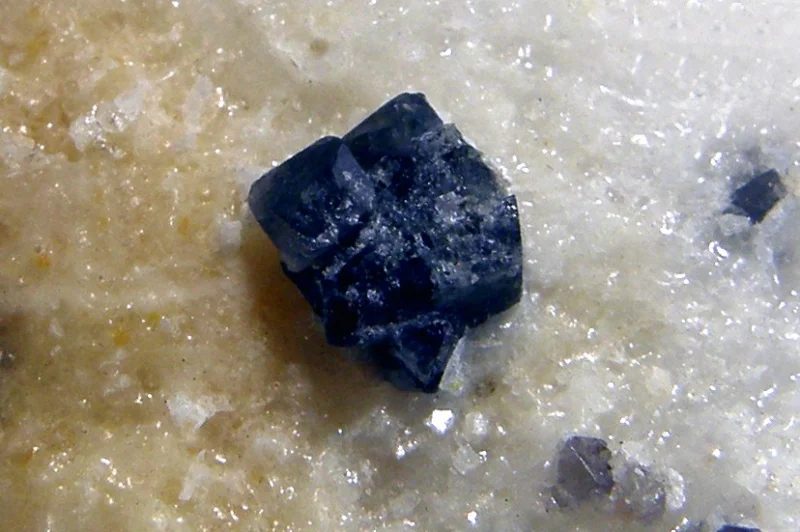 Fotografie minerálu Spinel z lokality Krty, Czech Republic
