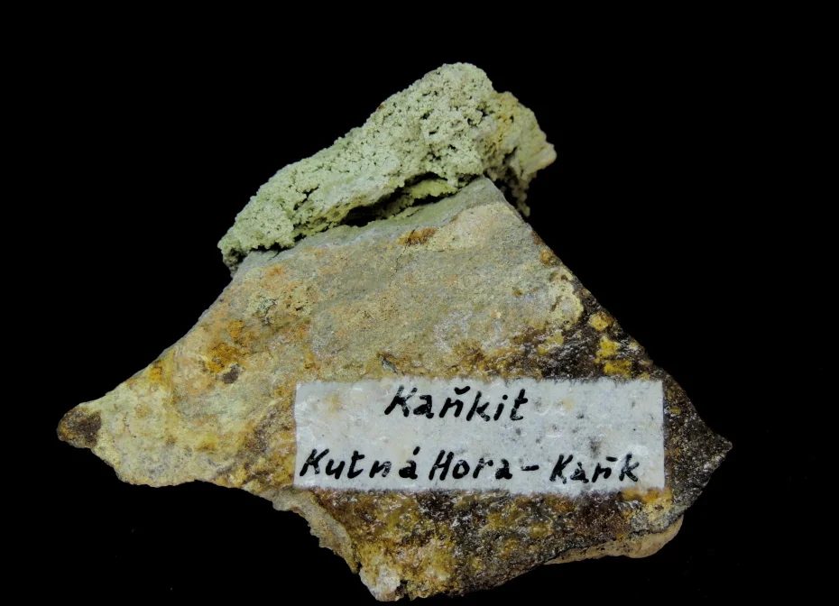 Fotografie minerálu Kaňkit z lokality Kutná Hora-Kaňk, Czech Republic