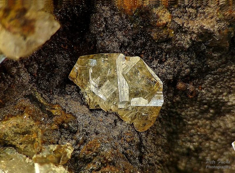 Fotografie minerálu Chabazit (var. fakolit) z lokality Rytina soutěska, Czech Republic