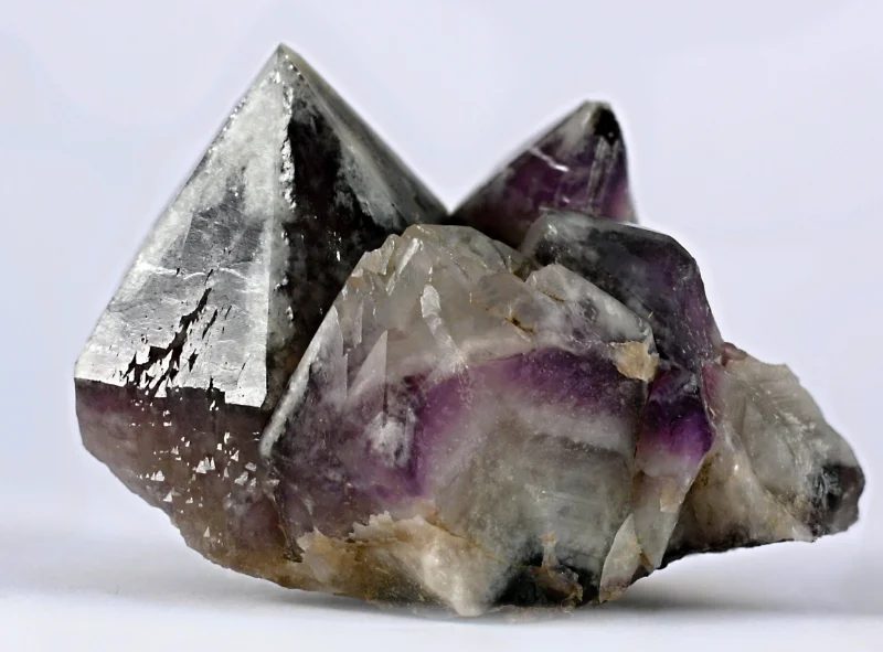 Fotografie minerálu Křemen (var. ametyst) z lokality Jickovice, Czech Republic