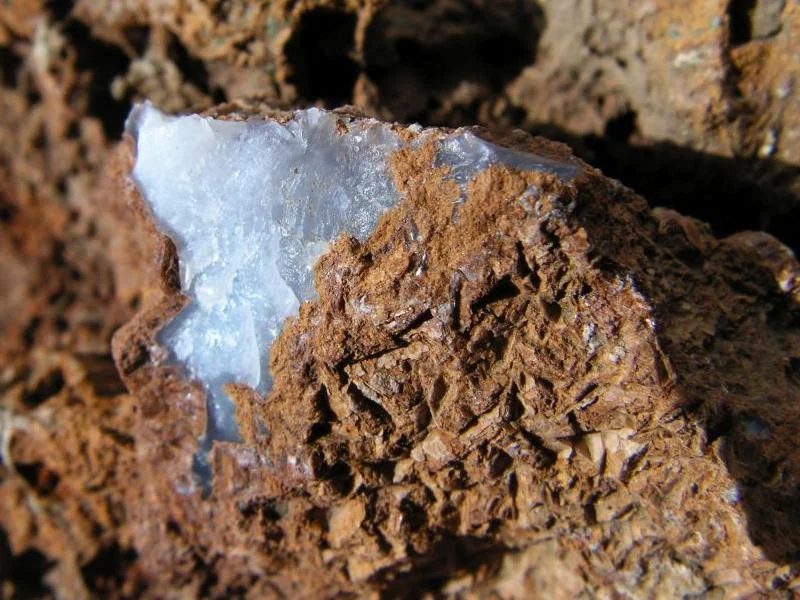 Fotografie minerálu Křemen (var. chalcedon) z lokality Starý Jičín - Heřmanice, Czech Republic
