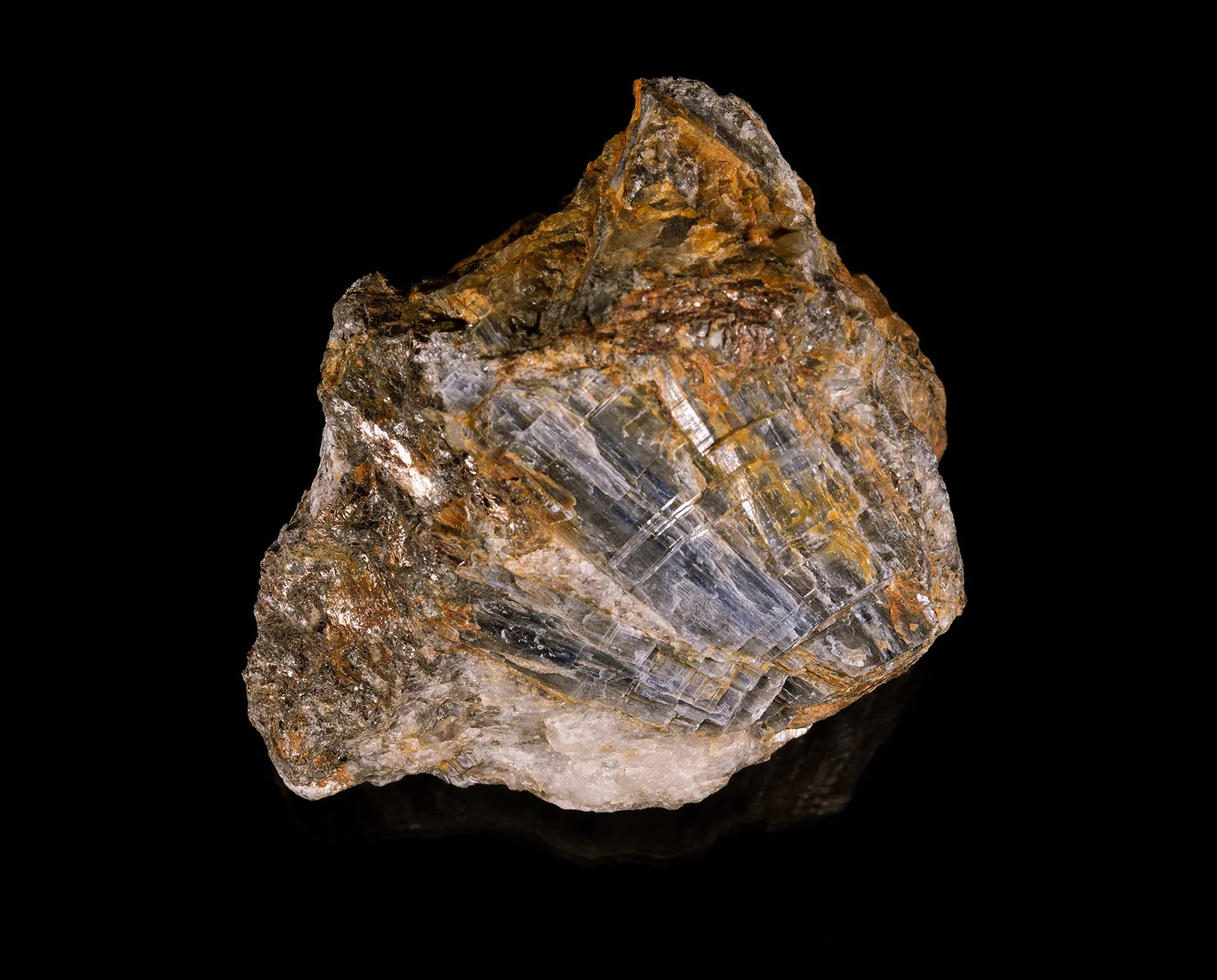 Fotografie minerálů Kyanit, Křemen z lokality Mittagskogel, Austria