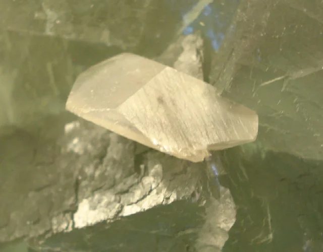 Fotografie minerálu Kalcit z lokality Taolin mine, China