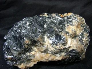 Fotografie minerálu Hematit z lokality Krásna Hôrka, Slovakia