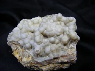 Fotografie minerálu Křemen (var. chalcedon) z lokality Byšta, Slovakia