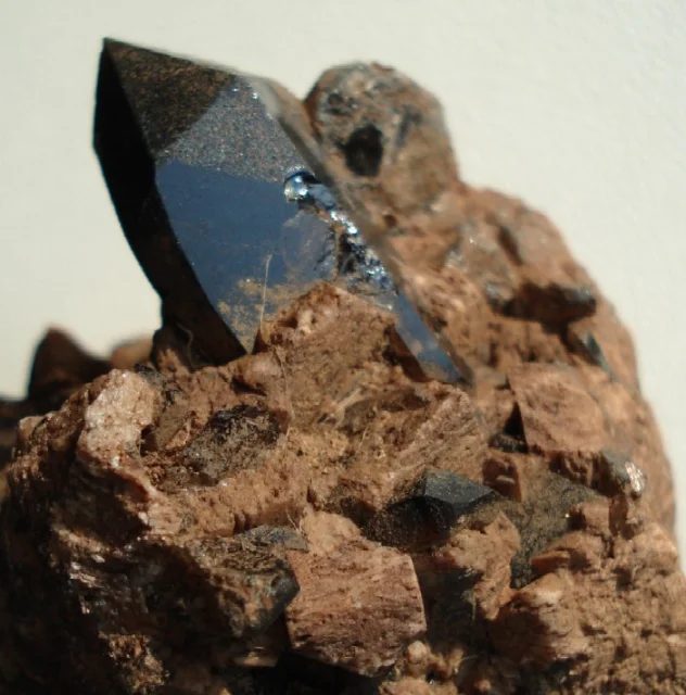 Fotografie minerálu Křemen (var. záhněda) z lokality Gorkhi Massif, Mongolia
