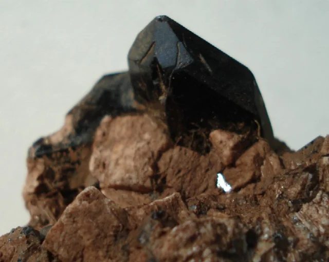 Fotografie minerálu Křemen (var. záhněda) z lokality Gorkhi Massif, Mongolia