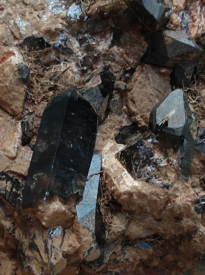 Fotografie minerálu Křemen (var. záhněda) z lokality Gorkhi Massif, Mongolia