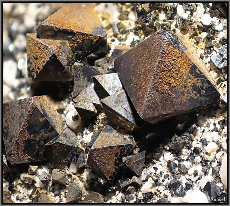 Fotografie minerálu Magnetit z lokality Potosí Department, Bolivia