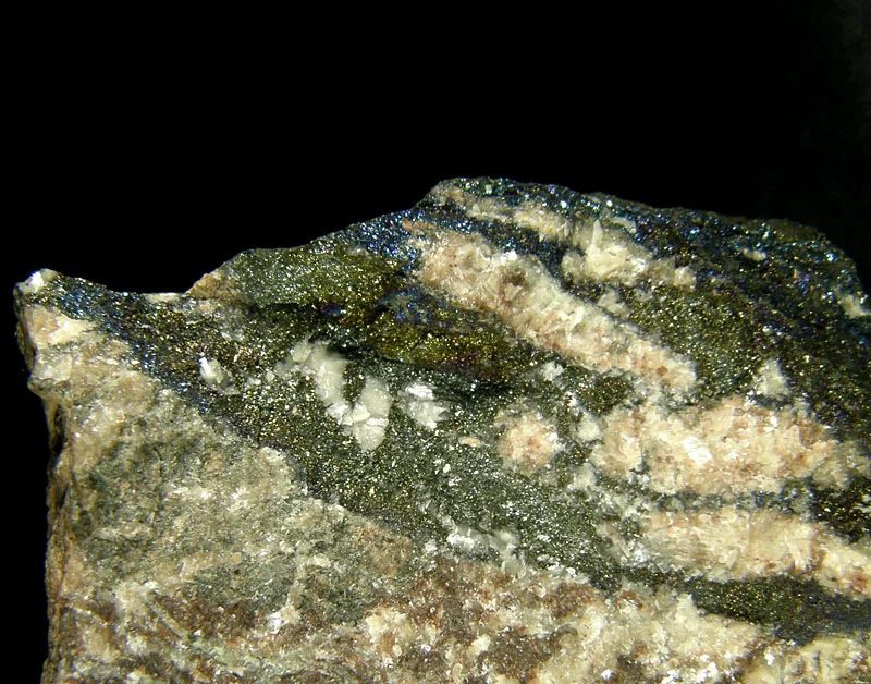 Fotografie minerálu Crookesit z lokality Bukov, Czech Republic