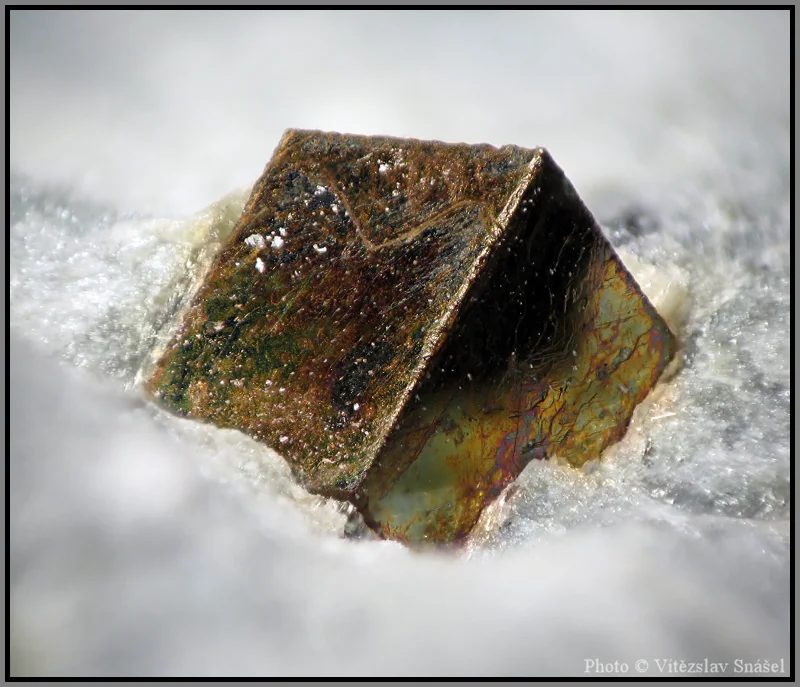 Fotografie minerálu Pyrit z lokality Sedl, Habachtal, Austria