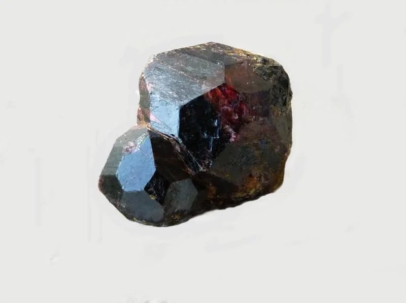 Fotografie minerálu Almandin z lokality Zlatý Chlum, Czech Republic