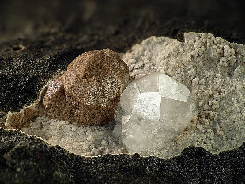 Fotografie minerálu Analcim z lokality Soutěsky, Czech Republic