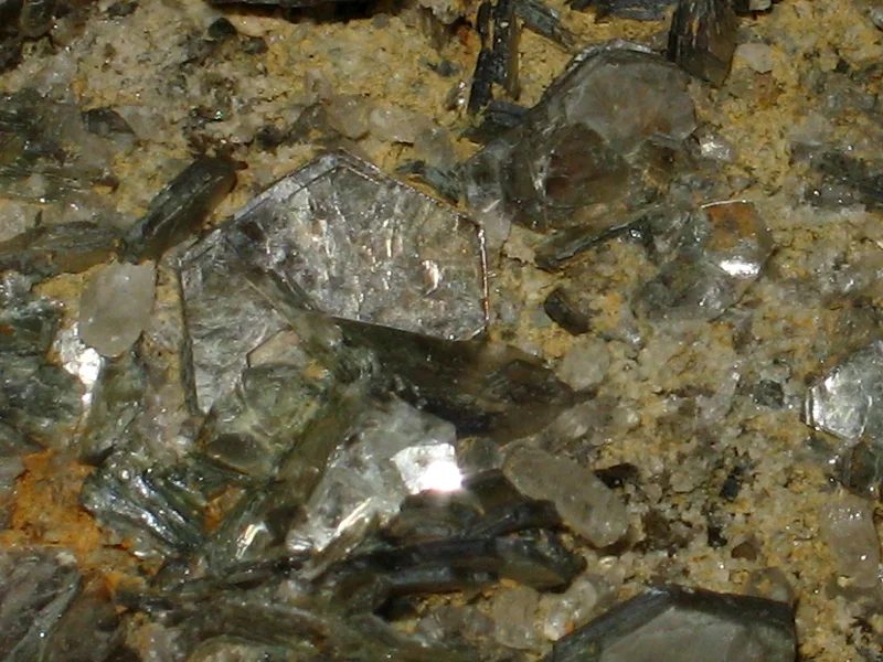 Fotografie minerálu Muskovit z lokality Horní Bory, Czech Republic