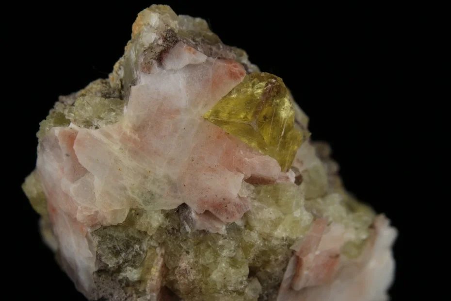 Fotografie minerálů Baryt, Fluorit z lokality Dřínová, Czech Republic