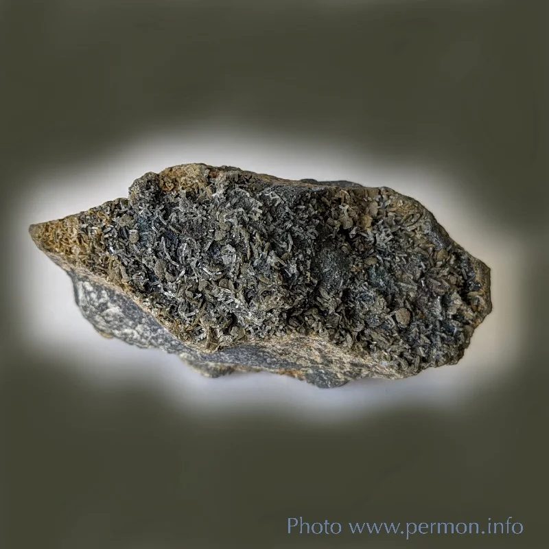 Fotografie minerálu Boulangerit z lokality Příbram, Czech Republic