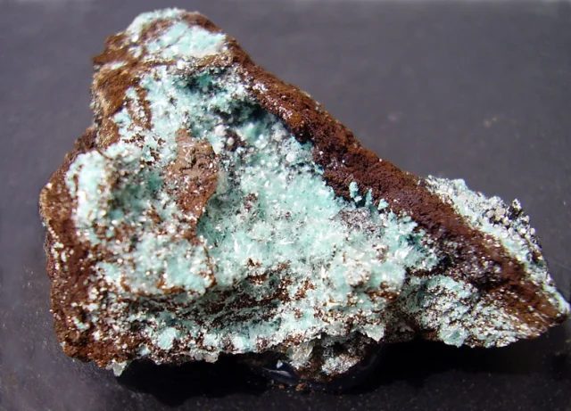 Fotografie minerálu Aurichalcit z lokality Mina Ojuela, Mapimi, Durango, Mexico
