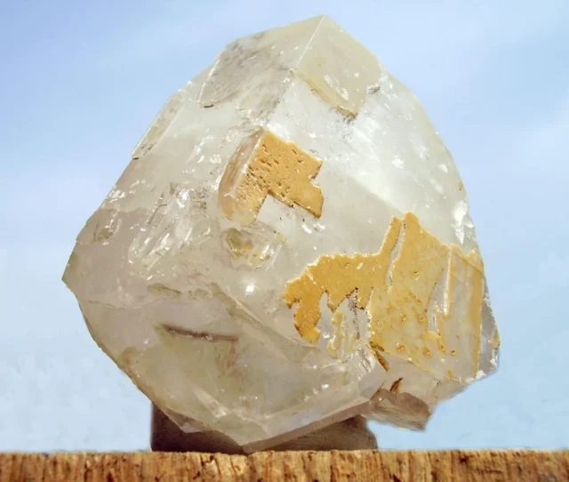 Fotografie minerálu Kalcit z lokality Štramberk, Czech Republic