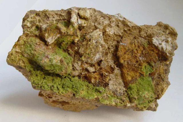 Fotografie minerálu Pyromorfit z lokality Nová Ves u Rýmařova, Czech Republic