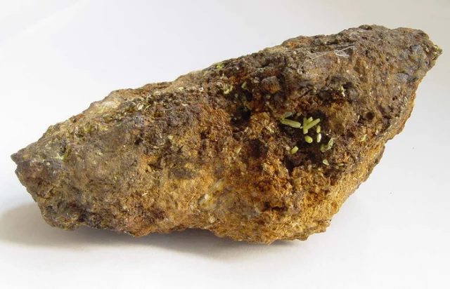Fotografie minerálu Pyromorfit z lokality Nová Ves u Rýmařova, Czech Republic