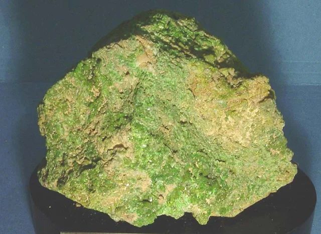 Fotografie minerálu Pyromorfit z lokality Stříbrnice u Staňkova, Czech Republic