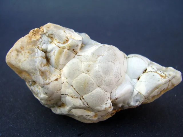 Fotografie minerálu Křemen (var. chalcedon) z lokality Brno, Černovice, Czech Republic