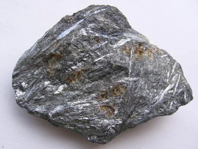 Fotografie minerálu Antimonit z lokality Příbram, Czech Republic