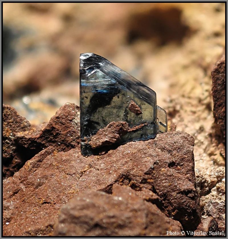 Fotografie minerálu Vivianit z lokality Tomokoni mine, Bolivia