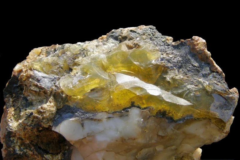 Fotografie minerálu Opál z lokality Bohouškovice, Czech Republic