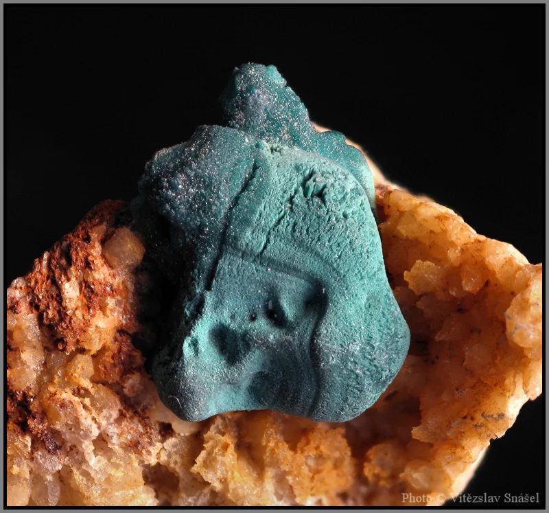 Fotografie minerálu Pseudomalachit z lokality Lubietová, Slovakia