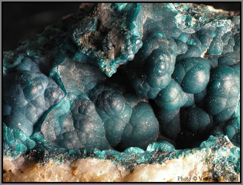 Fotografie minerálu Pseudomalachit z lokality Lubietová, Slovakia