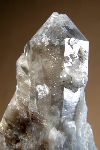 Fotografie minerálu Křemen (var. záhněda) z lokality Cínovec, Czech Republic