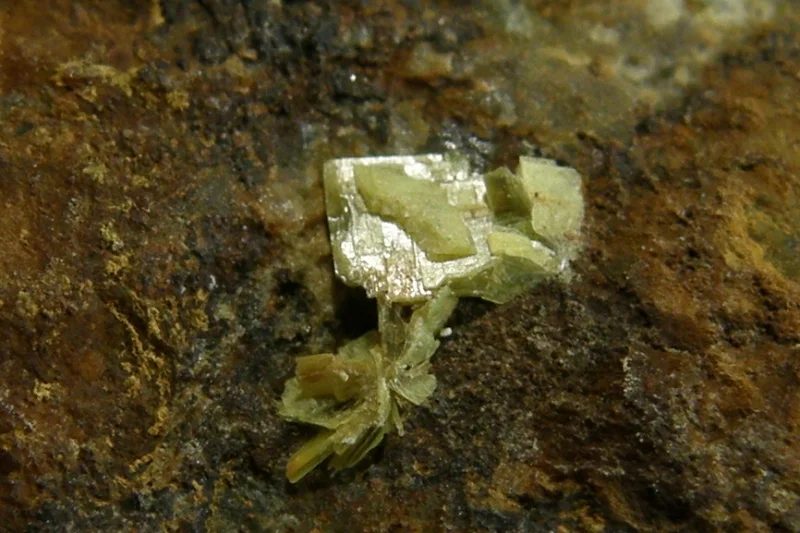 Fotografie minerálu Uranocircit z lokality Damětice, Czech Republic