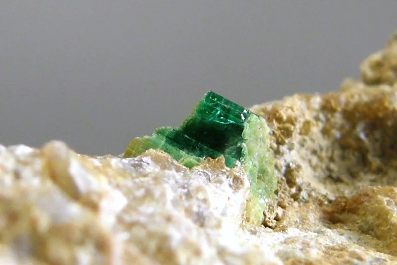 Fotografie minerálu Uranocircit z lokality Damětice, Czech Republic