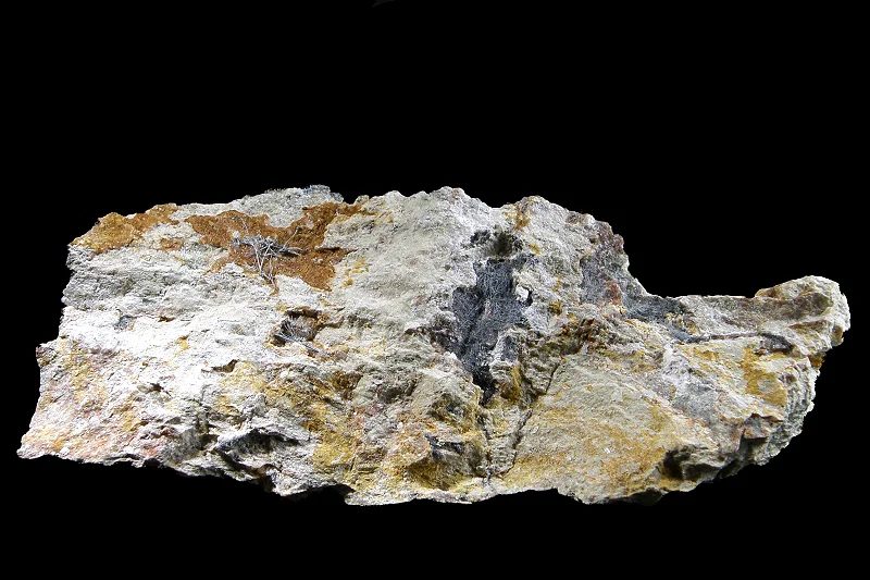 Fotografie minerálu Bizmutinit z lokality Krupka, Czech Republic
