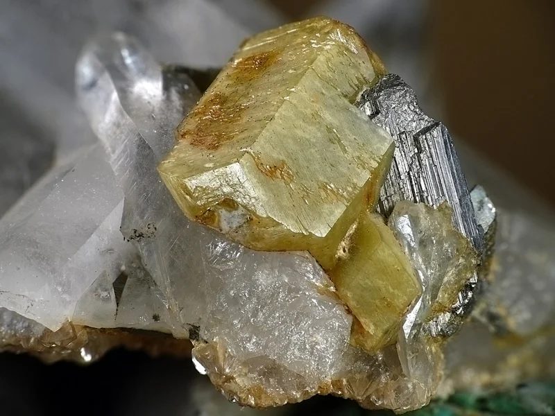 Fotografie minerálů Arzenopyrit, Siderit z lokality Panasqueira, , Portugal