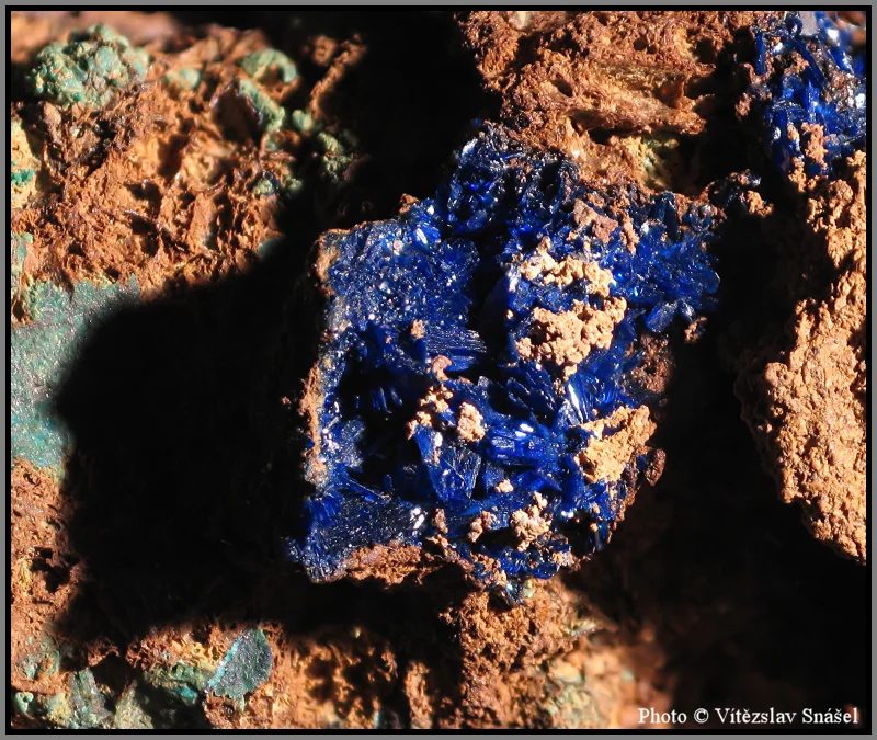 Fotografie minerálu Azurit z lokality Aouli, Morocco