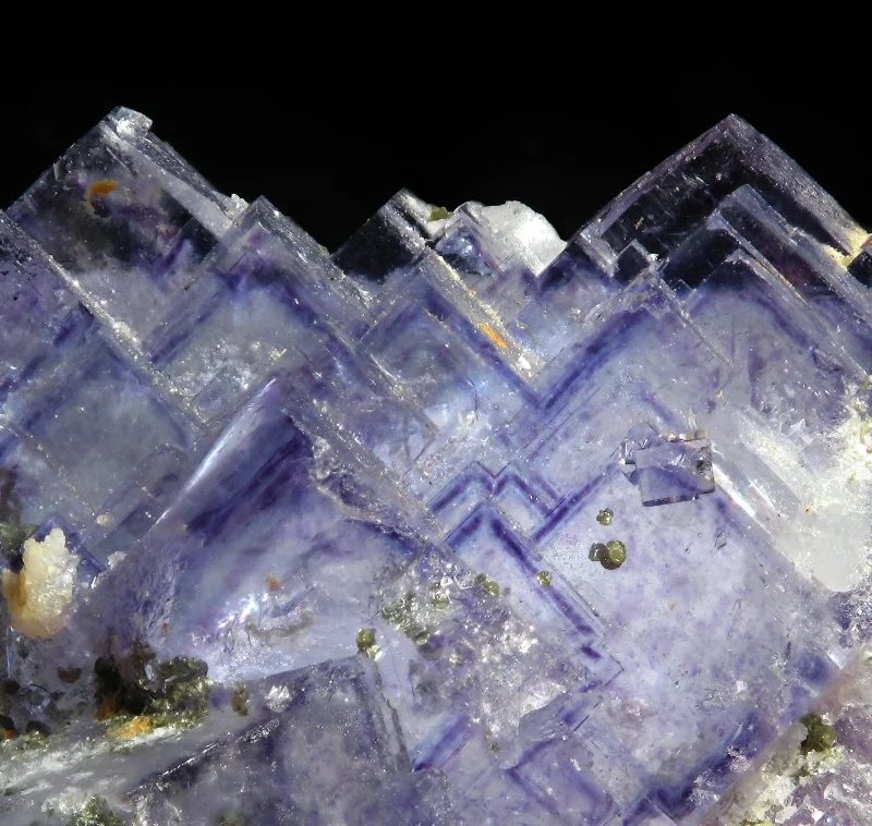 Fotografie minerálu Fluorit z lokality Shangbao Pyrite mine, China