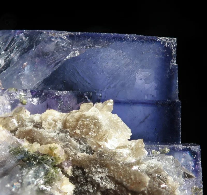 Fotografie minerálu Fluorit z lokality Shangbao Pyrite mine, China