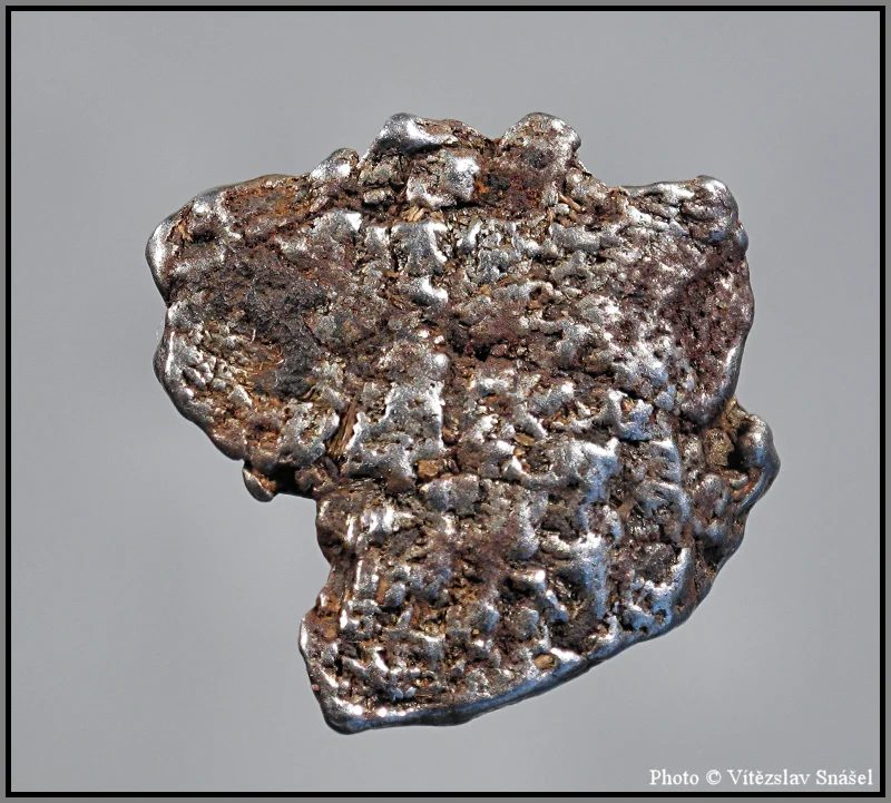 Fotografie minerálů Meteorit (Fe), Meteorit (Fe, Ni) z lokality Campo del Cielo, Argentina