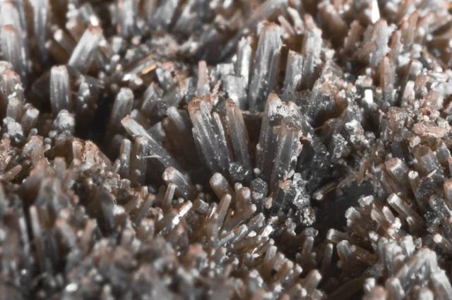 Fotografie minerálu Pyromorfit z lokality Stříbro, Czech Republic