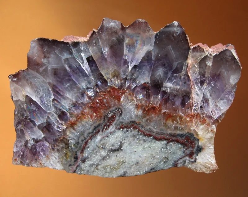 Fotografie minerálu Křemen (var. ametyst) z lokality Černý Potok, Czech Republic