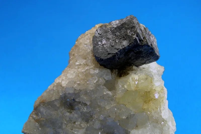 Fotografie minerálu Galenit z lokality Stříbro, Czech Republic