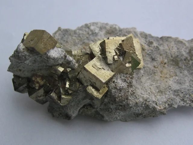 Fotografie minerálu Pyrit z lokality Prachovice, Czech Republic