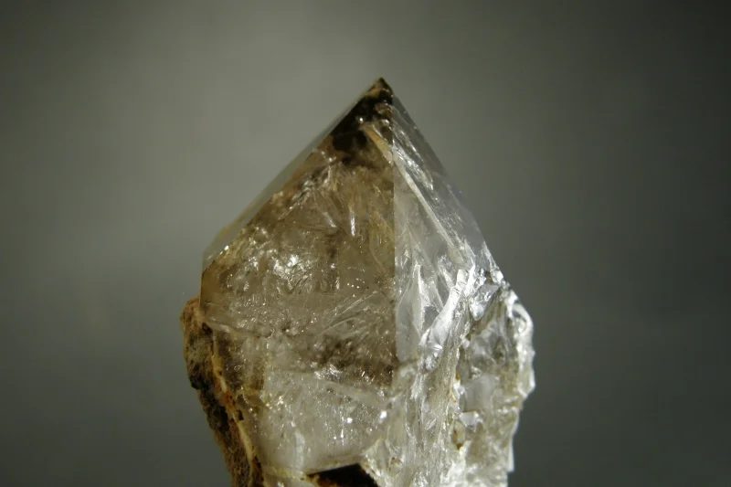 Fotografie minerálu Křemen (var. záhněda) z lokality Bor u Drhovic, Czech Republic