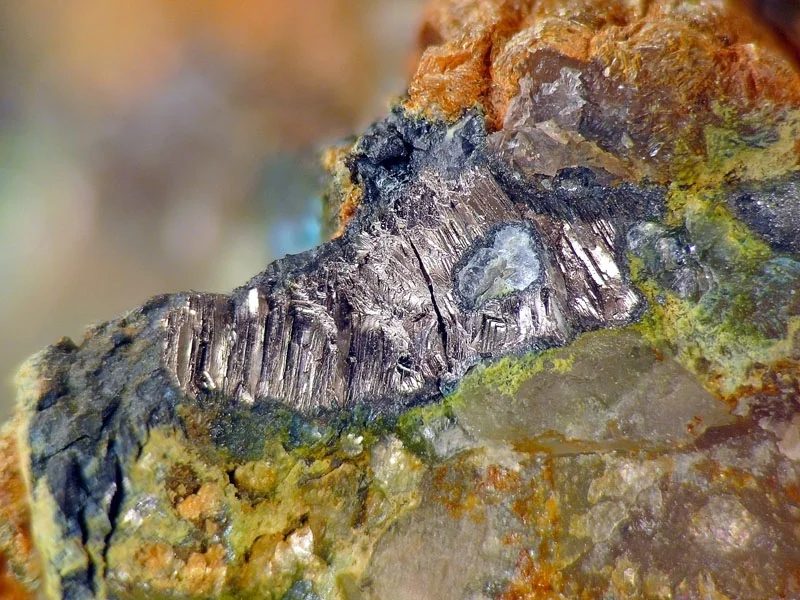 Fotografie minerálu Bizmut z lokality Krupka, Czech Republic