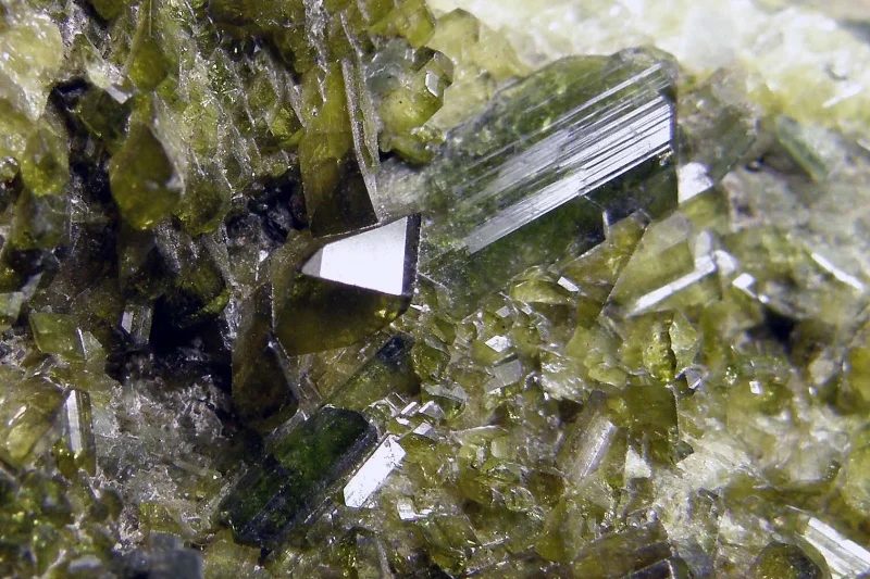 Fotografie minerálů Diopsid, Epidot z lokality Ala, Italy