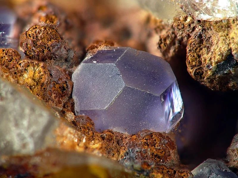 Fotografie minerálu Fluorit z lokality Krupka, Czech Republic